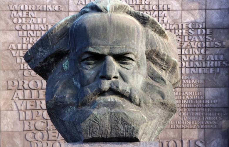 Marx, en honor a Bartlett y Bejarano