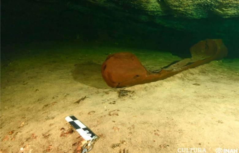 Descubren canoa maya de mil años de antigüedad en Yucatán