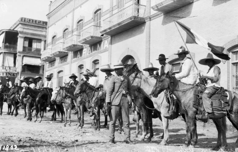 Traición a la historia